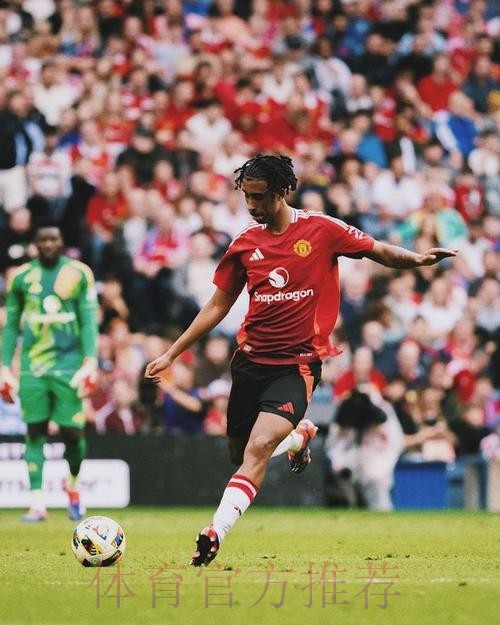 约罗仍未就下家做决定 但会在皇马和曼联间选择 约罗仍未就下家做决定 但会在皇马和曼联间选择