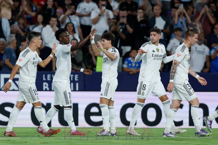 官方:莱万特签下皇马前锋德弗鲁托斯 双方签约5年 官方:莱万特签下皇马前锋德弗鲁托斯 双方签约5年